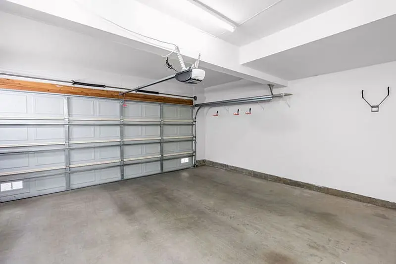 garage concrete empty
